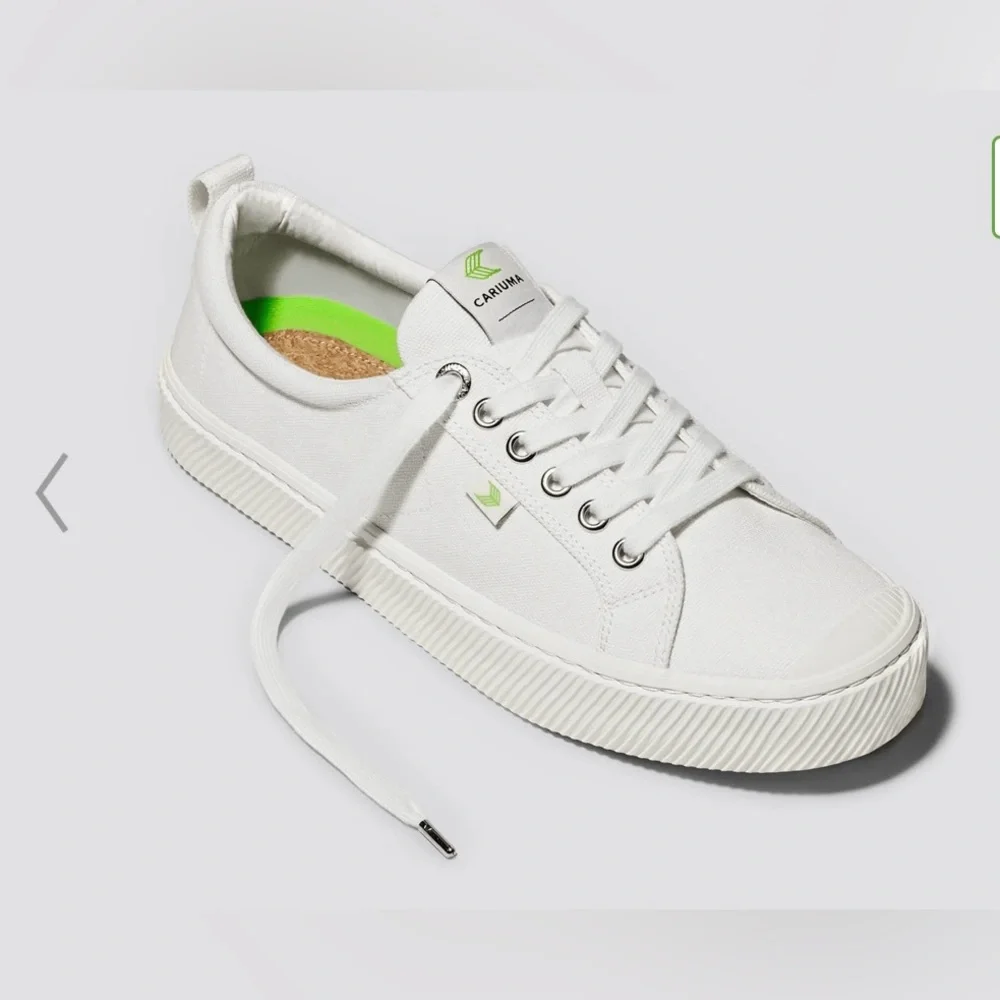 Cariuma OCA‎ Low Off-White Canvas Sneaker